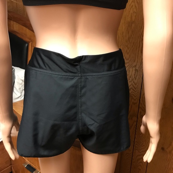 Patagonia Short Running Black-Size none measurements In the Photos - Picture 8 of 16